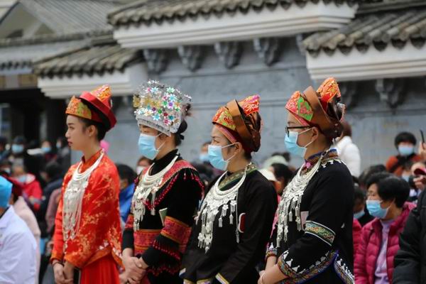 砚山县中医医院成功举办第七届砚山养生节暨第四届膏方节活动(图4)