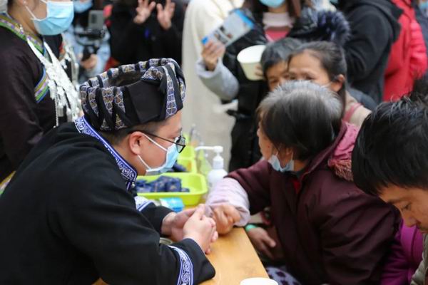 砚山县中医医院成功举办第七届砚山养生节暨第四届膏方节活动(图15)